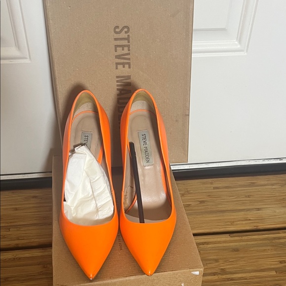 Steve Madden Bold Orange Heels - Picture 2 of 6